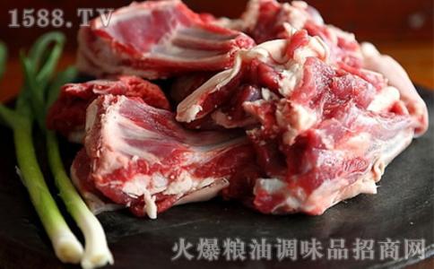 羊肉不能和什么一起吃 羊肉不能和什么一起吃_羊肉的饮食禁忌