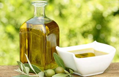 橄榄油可以直接擦脸吗 橄榄油的作用