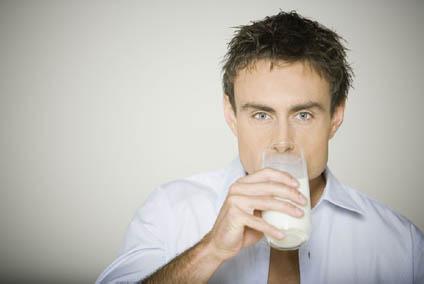 哪些人不适合喝牛奶 哪些人最适合喝牛奶