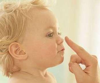 鼻塞怎么办速效办法 新生儿鼻塞怎么办速效办法 宝宝鼻塞怎么办及防治方法