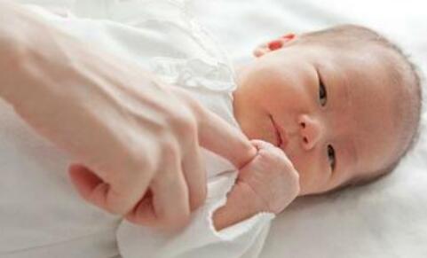 宝宝湿疹吃什么食物好 婴儿湿疹不能吃什么