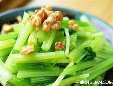 水芹菜的功效与作用 芹菜的功效与作用及如何烹饪