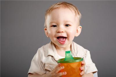 适合宝宝喝的果汁 如何挑选最适合宝宝饮用的果汁