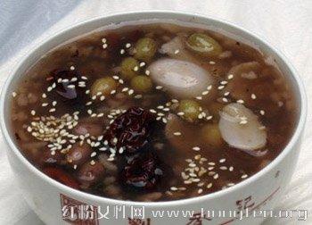 淡化色斑的食物 吃什么可以淡化色斑_可以淡化色斑的食物