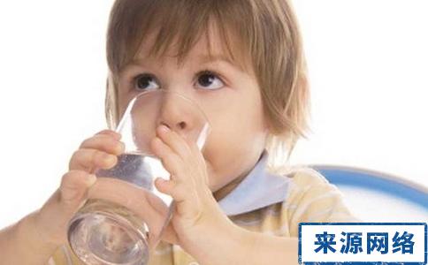 怎么样让婴儿多喝水 怎么样让宝宝喝水