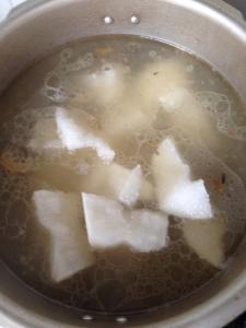 筒骨萝卜汤的做法 筒骨萝卜汤的做法（图解）