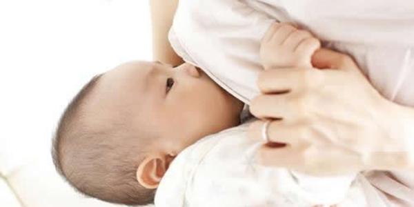 哺乳期乳腺炎症状 哺乳期妈妈乳腺炎的护理方法