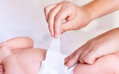 宝宝断奶注意事项 给宝宝换尿布的注意事项