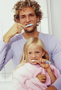 刷牙十分钟 餐后十分钟是刷牙黄金时间
