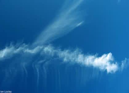 云彩是怎么形成的 云彩是什么形成的