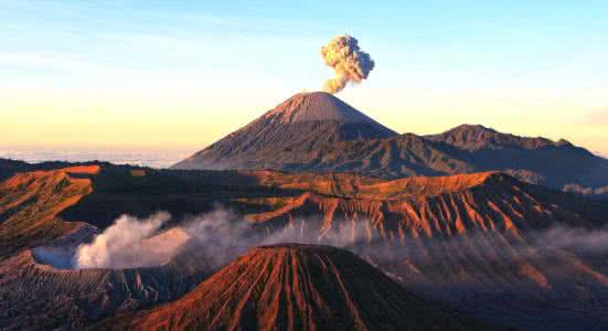 火山喷发形成的地貌 火山爆发形成的火山地貌