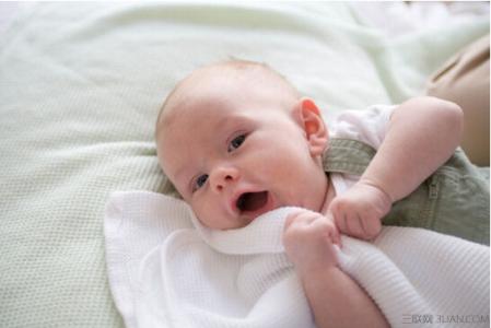 新生儿脐带护理方法 新生儿怎么护理 新生儿护理的方法