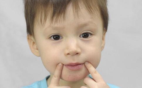 孩子口角炎 孩子患口角炎了怎么办