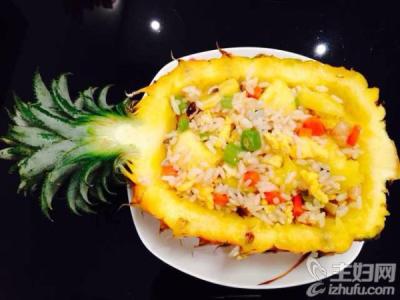泰国正宗菠萝饭的做法 泰式菠萝饭的做法