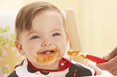 孩子几个月添加辅食 孩子长牙期间如何添加辅食