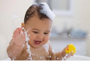 新生儿感染时不宜选用 哪些情况下不宜给新生儿洗澡