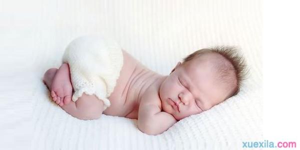 新生儿睡姿 新生儿最适合哪些睡姿呢