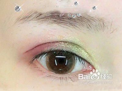 韩式桃花眼妆画法步骤 韩式猫眼妆的步骤