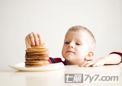 哪些食物有助于长高 小孩吃什么能长高_有助于小孩长高的食物