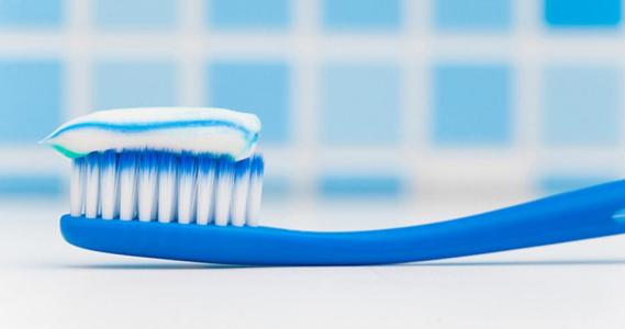 什么牙膏可以洗脸 牙膏可以洗脸吗?