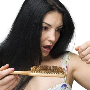 女性脱发吃什么食物好? 女性脱发怎么办？