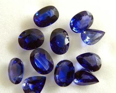 玉石是怎样形成的 蓝宝石是怎样形成的