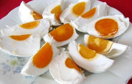 咸鸭蛋的营养价值 咸鸭蛋的营养价值_吃咸鸭蛋的好处
