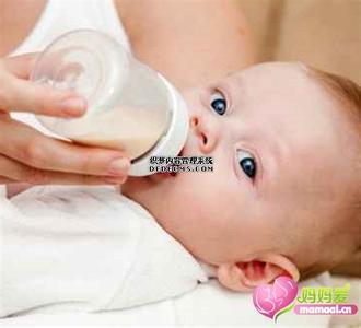 初生婴儿多久喂一次奶 新生儿多少时间喂一次奶
