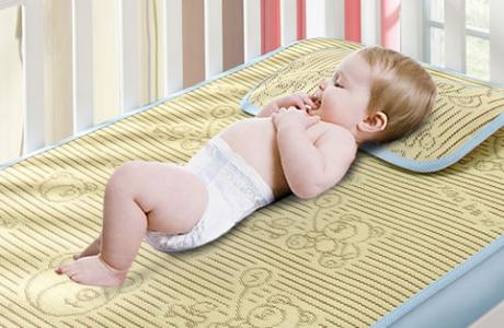 宝宝能睡凉席吗 夏季宝宝睡凉席要注意什么