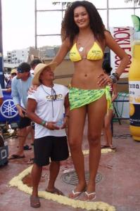 世界最矮的女人 世界最高的女人