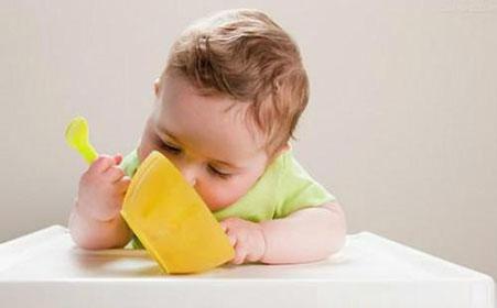 宝宝营养不良的原因 宝宝营养不良吃什么 宝宝营养不良的原因