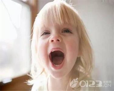 婴儿嗓子哑了怎么办 宝宝嗓子为什么会哑了 婴儿嗓子哑了的原因