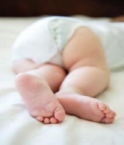 宝宝脚部按摩手法图解 给宝宝脚部按摩要注意什么 按摩脚部的注意事项
