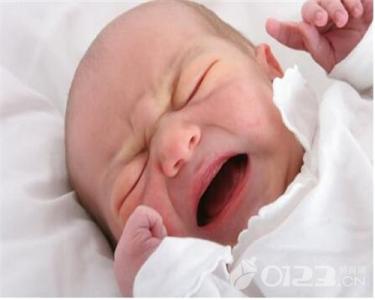 新生儿便秘如何处理 新生儿便秘怎么办 新生儿便秘原因及处理办法
