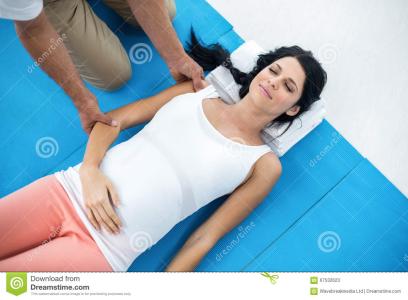 孕妇头疼怎么回事 孕妇发烧的物理疗法