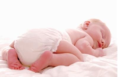 最佳睡觉姿势 新生儿最佳睡觉姿势是什么