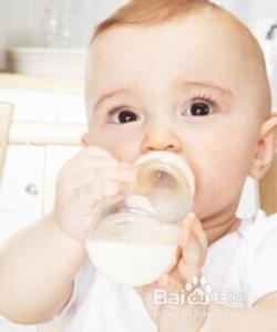 喝牛奶要注意什么 宝宝喝奶要注意什么