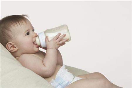 婴儿吃什么奶粉比较好 1岁以后的宝宝吃什么奶粉比较好