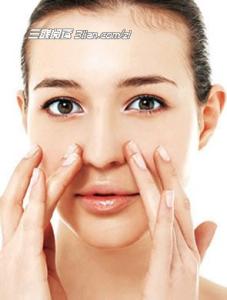 如何洗脸才能清洁皮肤 怎样洗脸给皮肤清洁和呵护