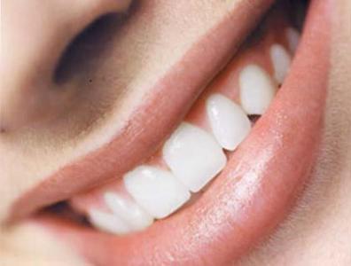牙齿洗白有什么危害 牙齿能洗白吗