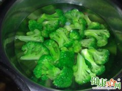 蔬菜焯水 蔬菜焯水如何保存营养素