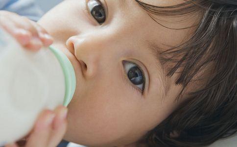 纯母乳转奶粉为什么吐 为什么奶粉无法代替母乳