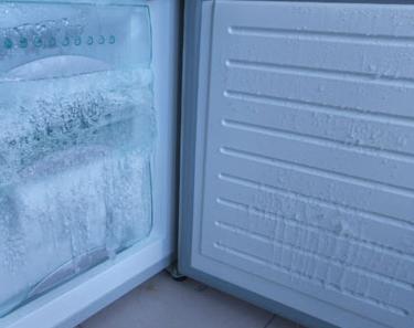 冰箱里保鲜结冰怎么办 冰箱保鲜室结冰怎么办