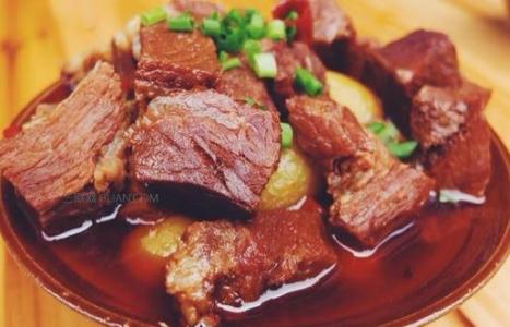 楚坊美味红烧牛肉米饭 美味的红烧牛肉是怎么做的