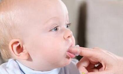 新生儿口腔如何清洁 如何给婴儿清洁口腔