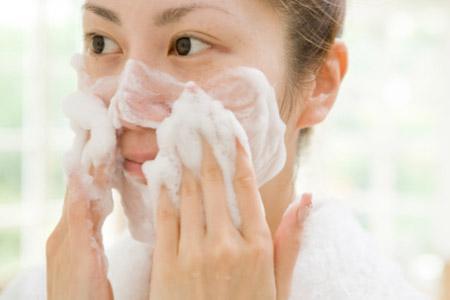 如何正确洗脸 如何正确的洗脸呢