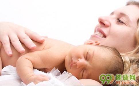 新生儿腹泻护理 新生儿腹泻要怎么处理 新生儿宝宝拉肚子的护理方法
