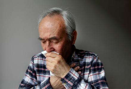 老年人咳嗽如何治疗 老年人咳嗽如何解决 老年人咳嗽解决方法