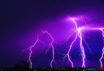 闪电鸟特性 闪电是如何形成的 闪电的特性与类型