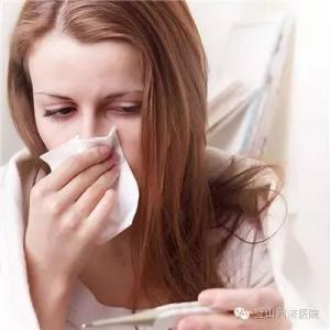 感冒喉咙痛怎么办 秋季感冒喉咙痛怎么办 秋季感冒喉咙痛的解决方法